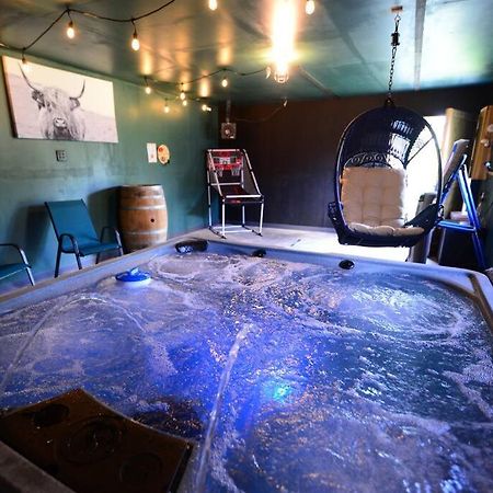 Cozy Cabin With Hottub At Cloverdale Cabins Hinckley Extérieur photo