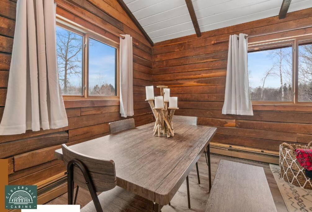 Cozy Cabin With Hottub At Cloverdale Cabins Hinckley Extérieur photo