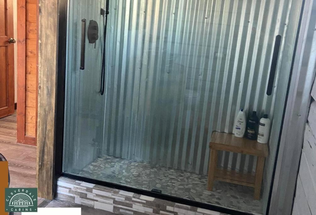 Cozy Cabin With Hottub At Cloverdale Cabins Hinckley Extérieur photo