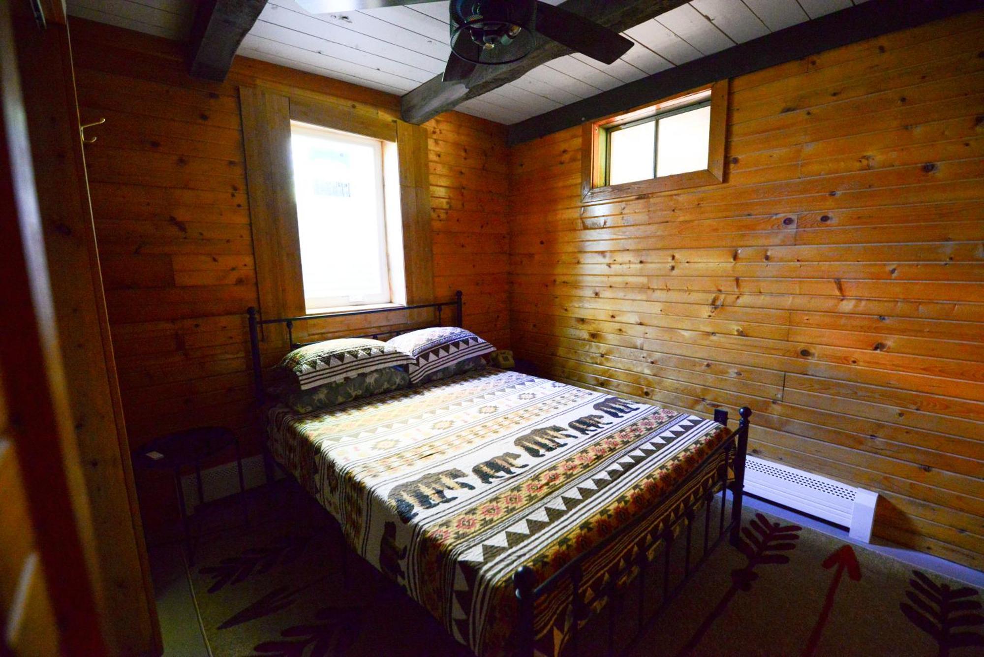 Cozy Cabin With Hottub At Cloverdale Cabins Hinckley Extérieur photo