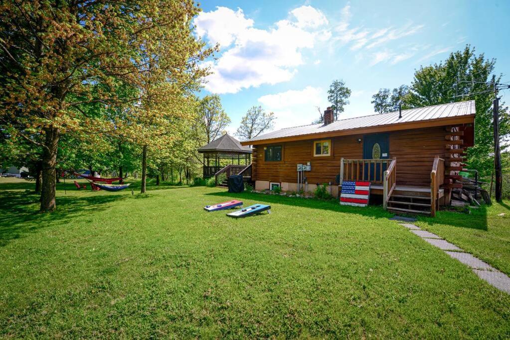 Cozy Cabin With Hottub At Cloverdale Cabins Hinckley Extérieur photo