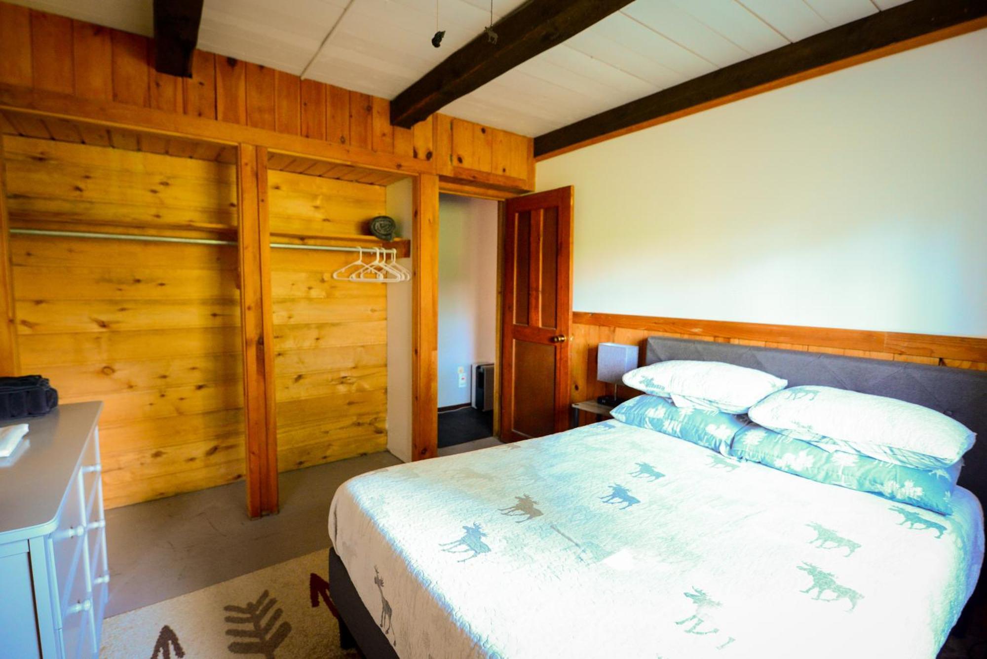 Cozy Cabin With Hottub At Cloverdale Cabins Hinckley Extérieur photo