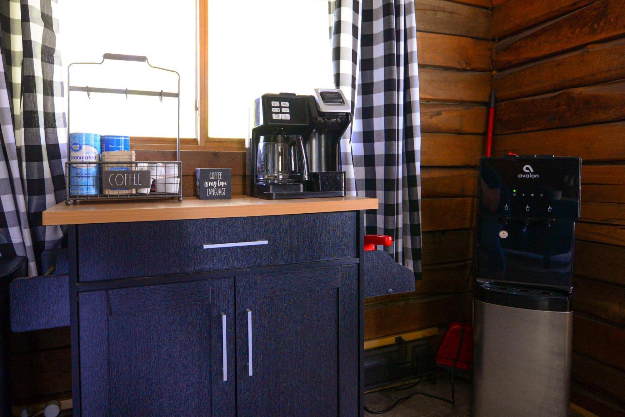 Cozy Cabin With Hottub At Cloverdale Cabins Hinckley Extérieur photo